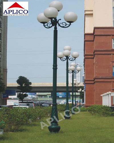 Cột đèn Banian